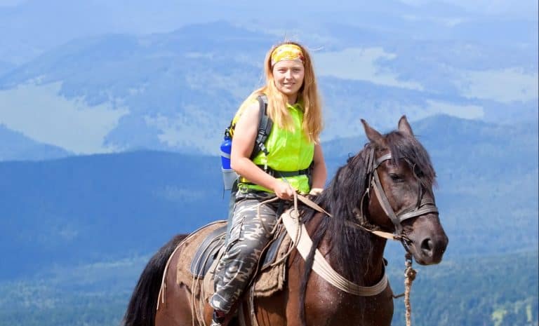 riding your horse alone tips article
