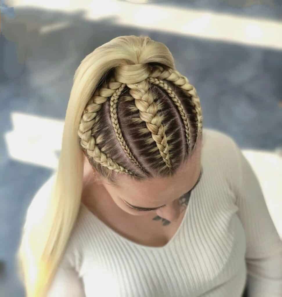 15 Women's Hairstyle Ideas to Wear for Horseback Riding